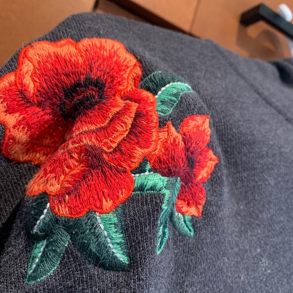 Cropped hoodie - Picture 2 of 4